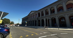 Bahnhof und Stra&szlig;en im Stadtteil San Concordio von Lucca.