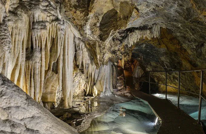 Grotta-del-Vento.webp